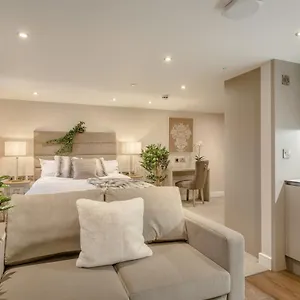 Heritage Mews Aparthotel