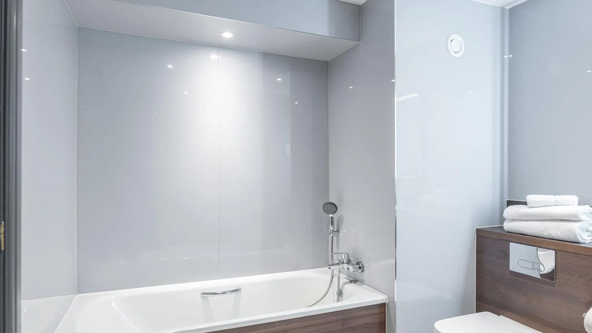 ****  Village Hotel Chester St David'S Ewloe United Kingdom